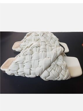 Steve Madden White Braided Slide Sandals size 6.5 BNWT